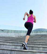 Mersul pe scări: beneficiile exercițiului pentru scăderea în greutate